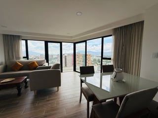 VENTA DE HERMOSO APARTAMENTO - PARQUE 14, ZONA 14 - 4