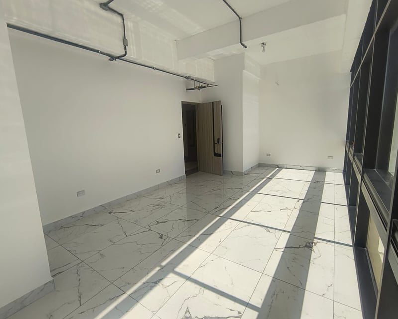 Oficina en renta zona 10 / Renovati