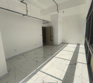 Oficina en renta zona 10 / Renovati