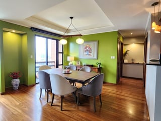 Amplio Apartamento en zona 10 en Alquiler - Image 6