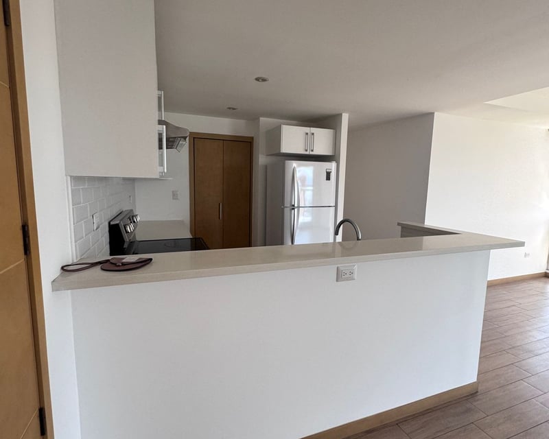 Apartamento en renta de 2 habitaciones y balcón en Z10 Ref-5355