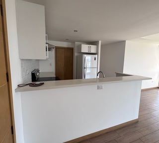 Apartamento en renta de 2 habitaciones y balcón en Z10 Ref-5355