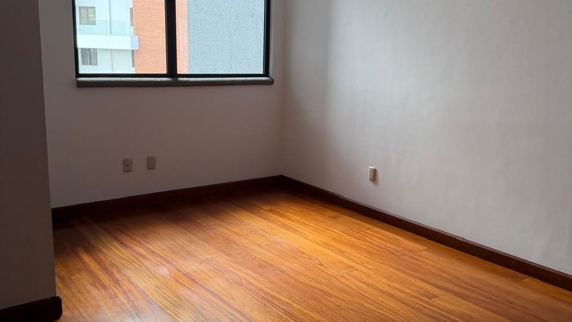 ????APARTAMENTO EN RENTA – 3 HAB + SALA FAMILIAR | BELLAGIO | ZONA 14 - Miniatura 4