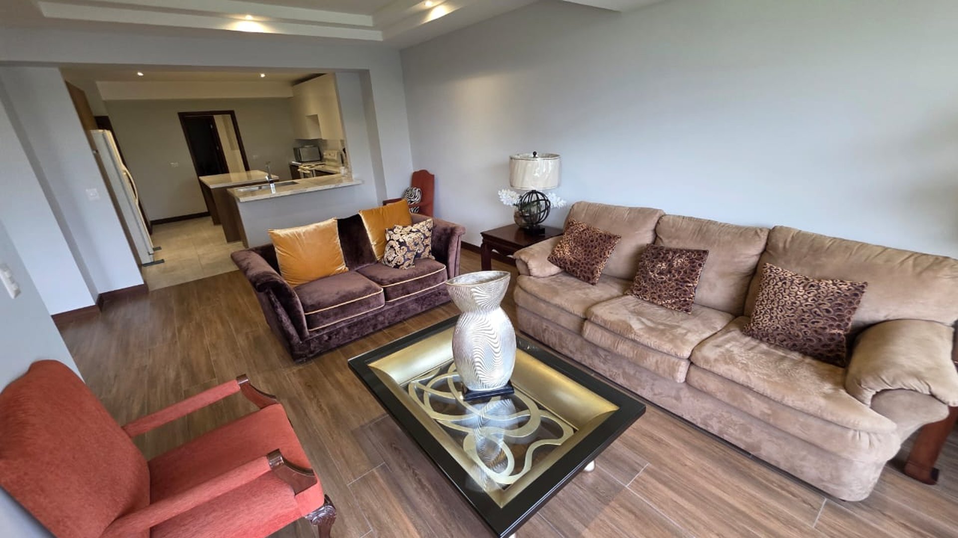 Apartamento en venta 3 habitaciones y hab de servicio en z10 Ref-5303