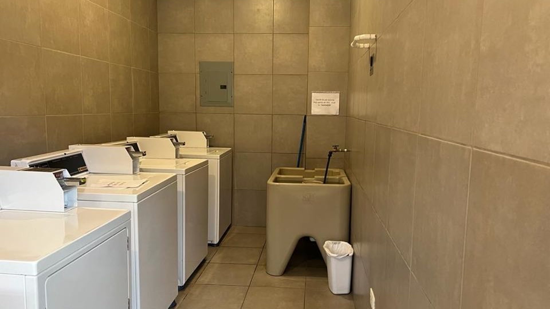 APARTAMENTO EN RENTA EN ZONA 16 - Miniatura 12