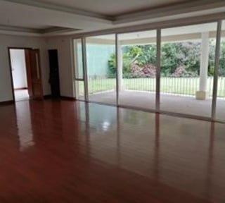 Vendo amplia casa en condominio Portal del Bosque