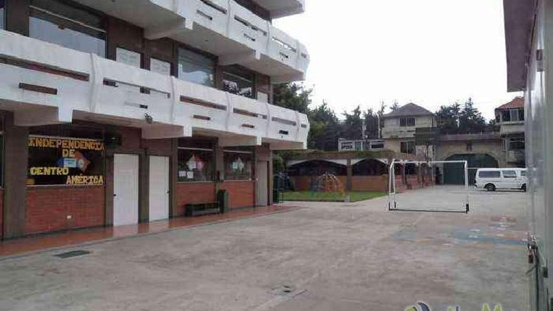 RENTA DE AULAS EN COLEGIO SOBRE CARRETERA EN SAN LUCAS