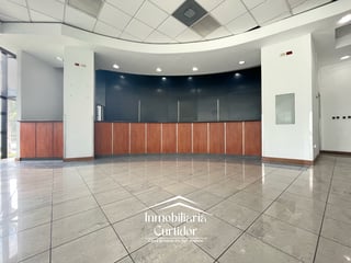 Local Comercial en venta – Edificio Design Center zona 10 - 2