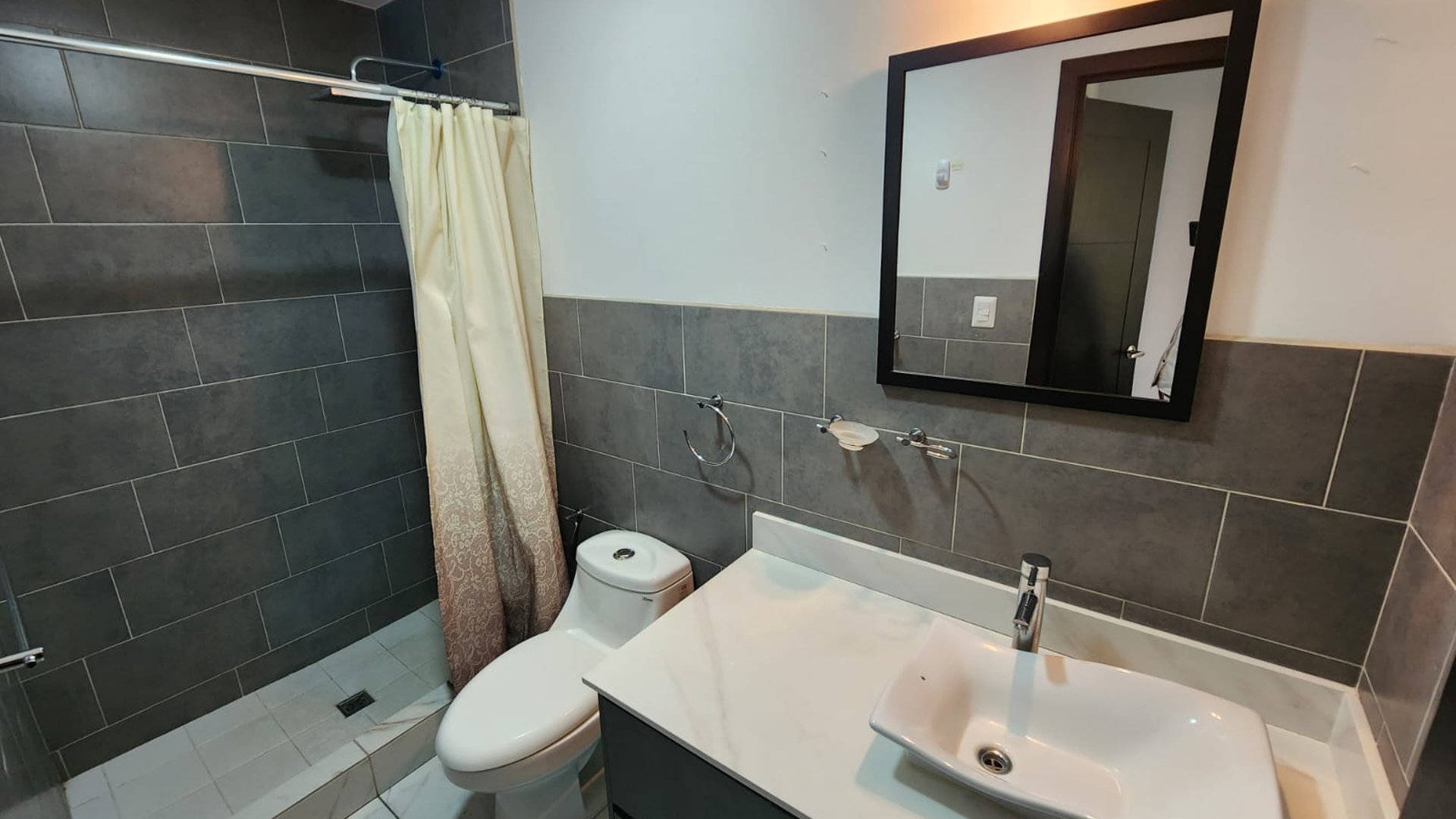 Apartamento amueblado en renta, en Fontainebleau zona 15 Ref-3109 - Miniatura 10