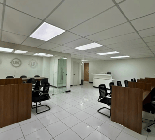OFICINA NUEVA  AMUEBLADA EN RENTA – EDIFICIO 01010, ZONA 10
