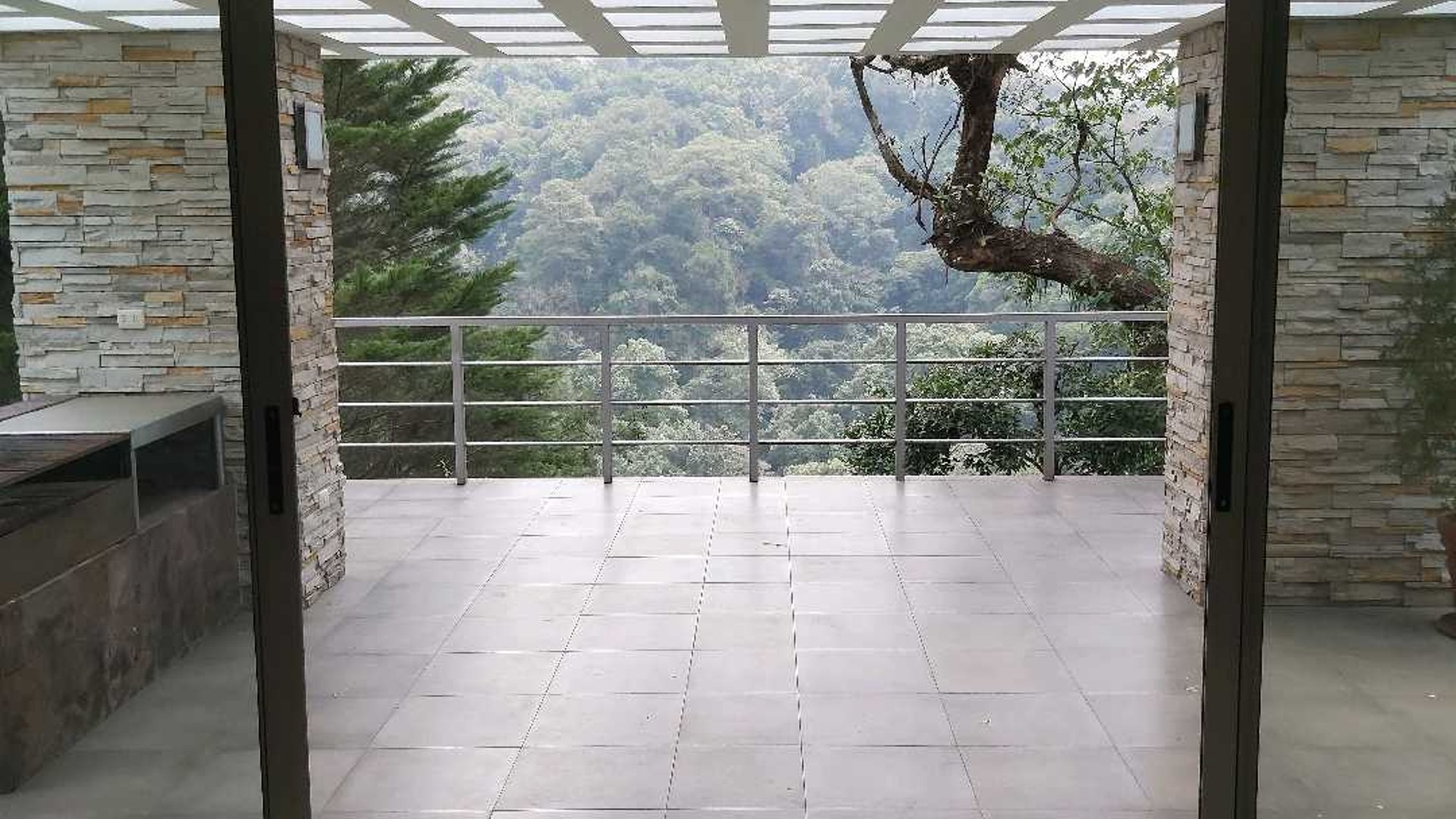 ELEGANTE CASA EN VENTA CASA Y CAMPO - Miniatura 8
