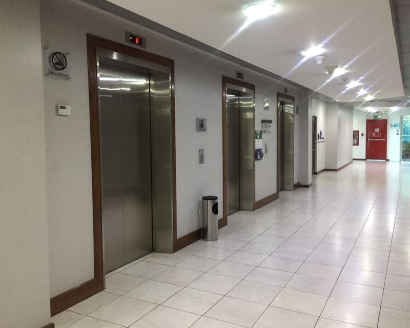 Oficina en renta en Edificio Pradera Zona 10