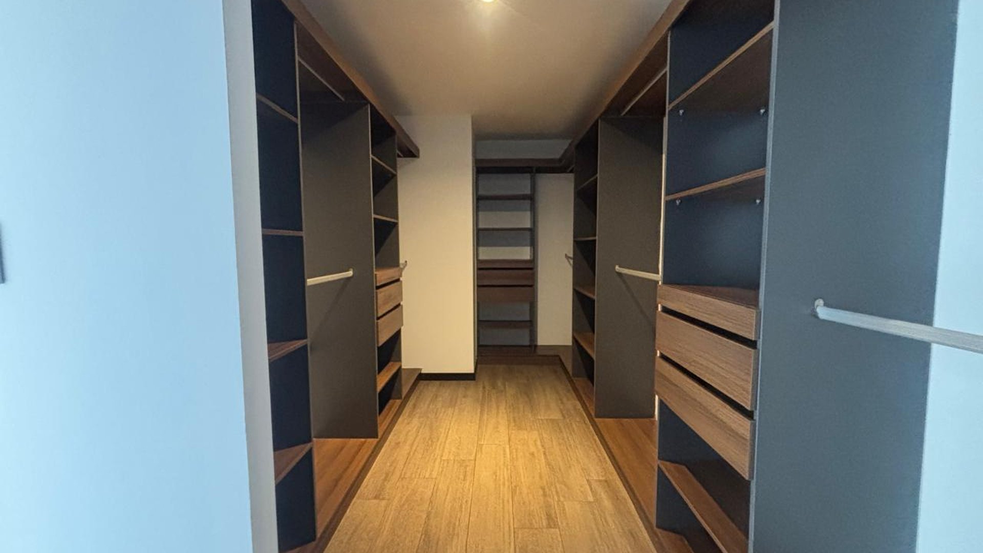 Apartamento en Alquiler Edificio IQ10, zona 10 - Miniatura 17
