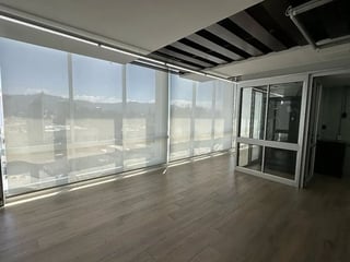 Oficina en VENTA – Zona 10 - 3