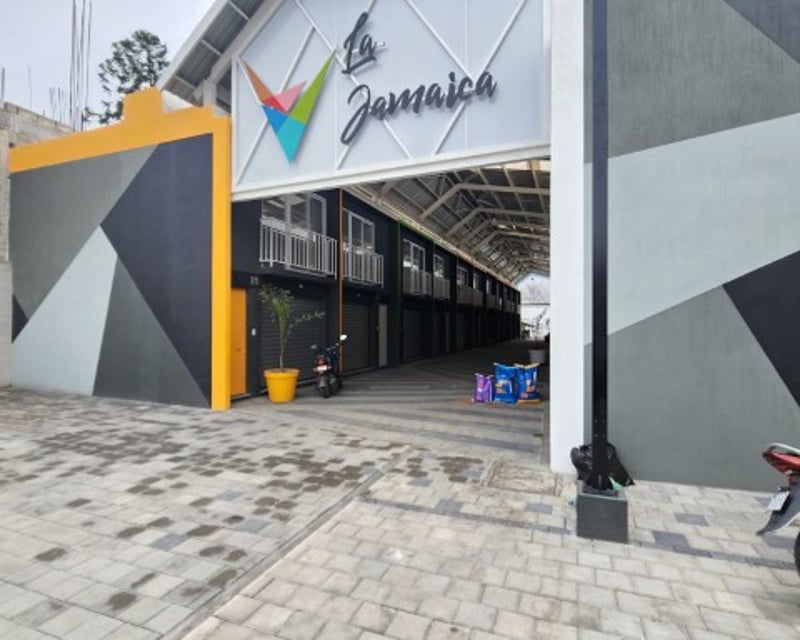 Local Comercial en Renta Plaza LA JAMAICA Amatitlán