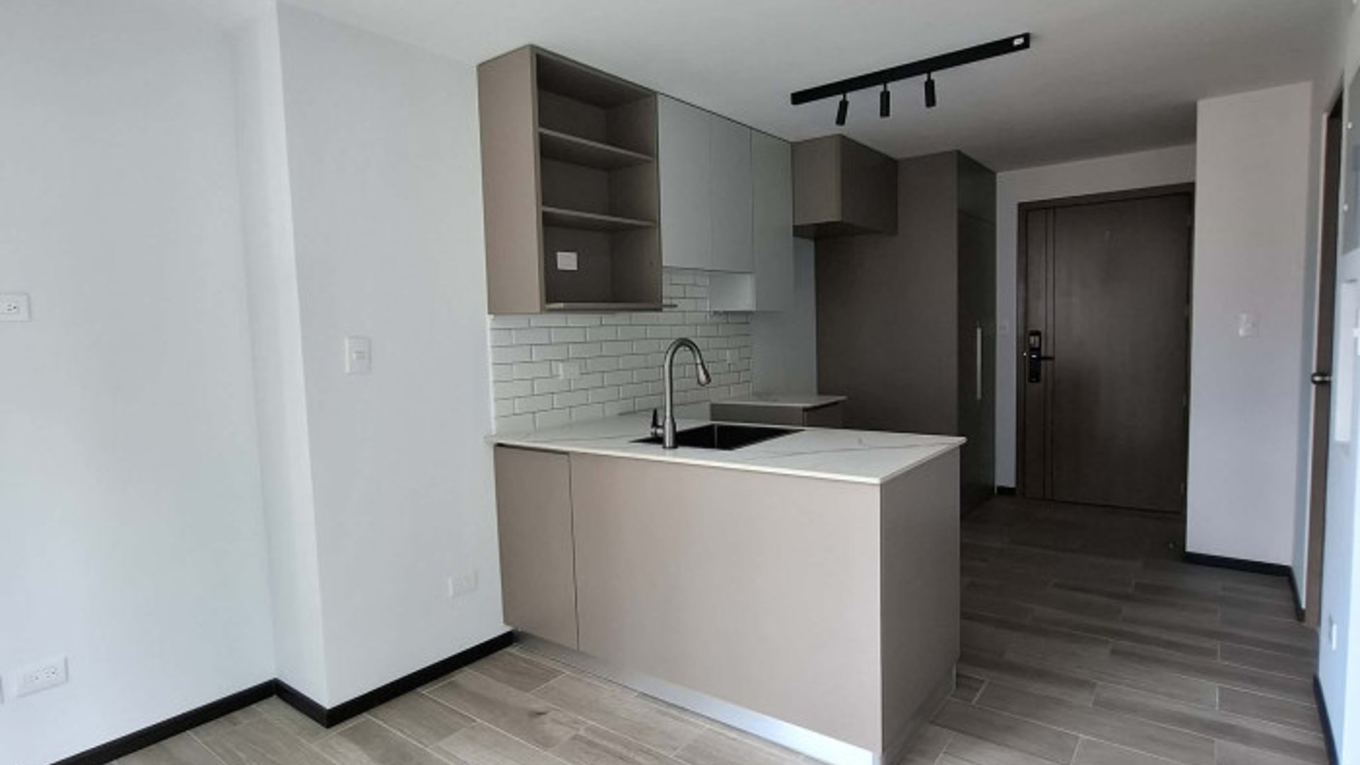 Apartamento en renta Biko zona 10 - Miniatura 7