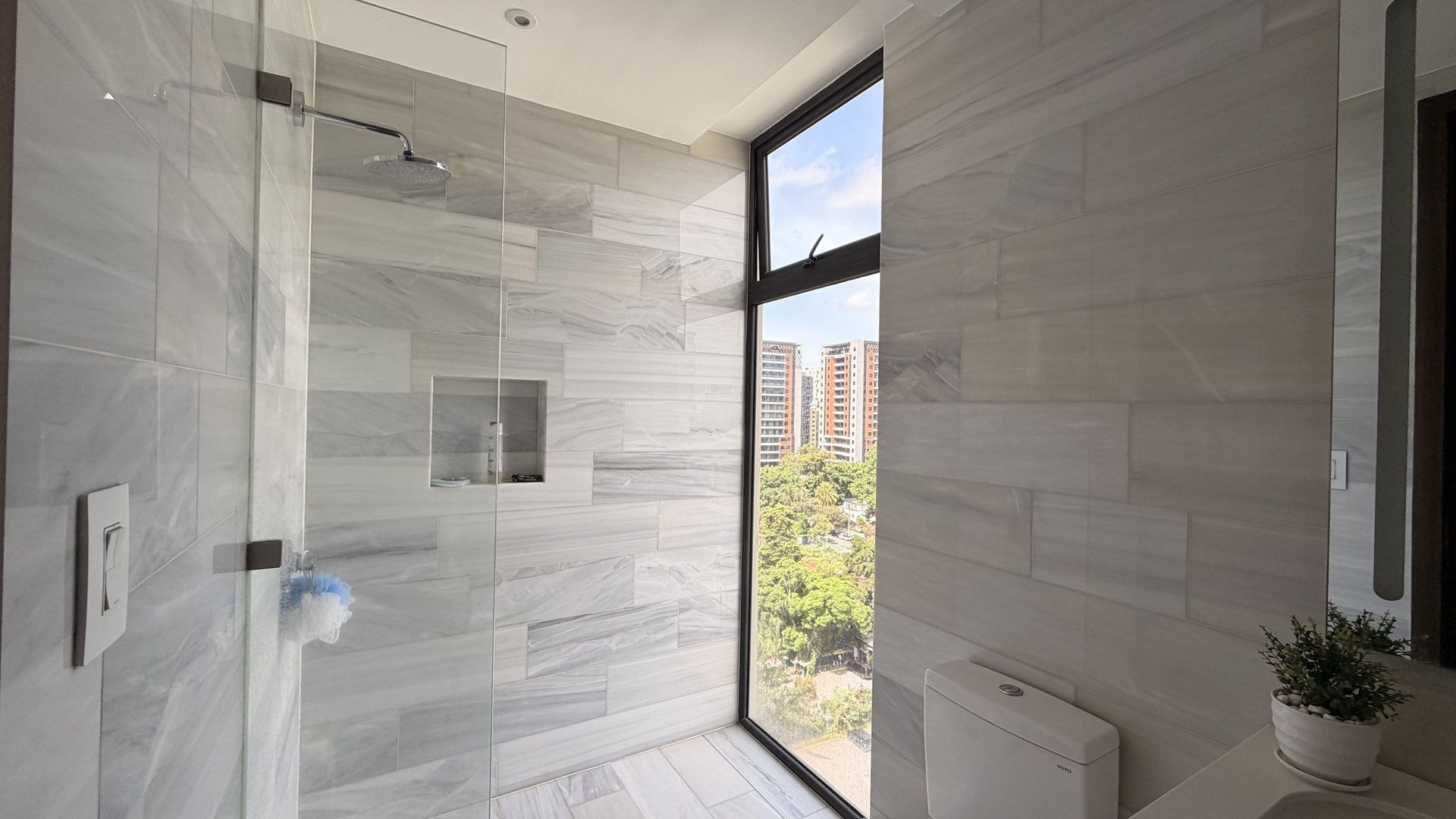 Apartamento en Alquiler Edificio Vasanta, zona 10 N12 - Miniatura 18
