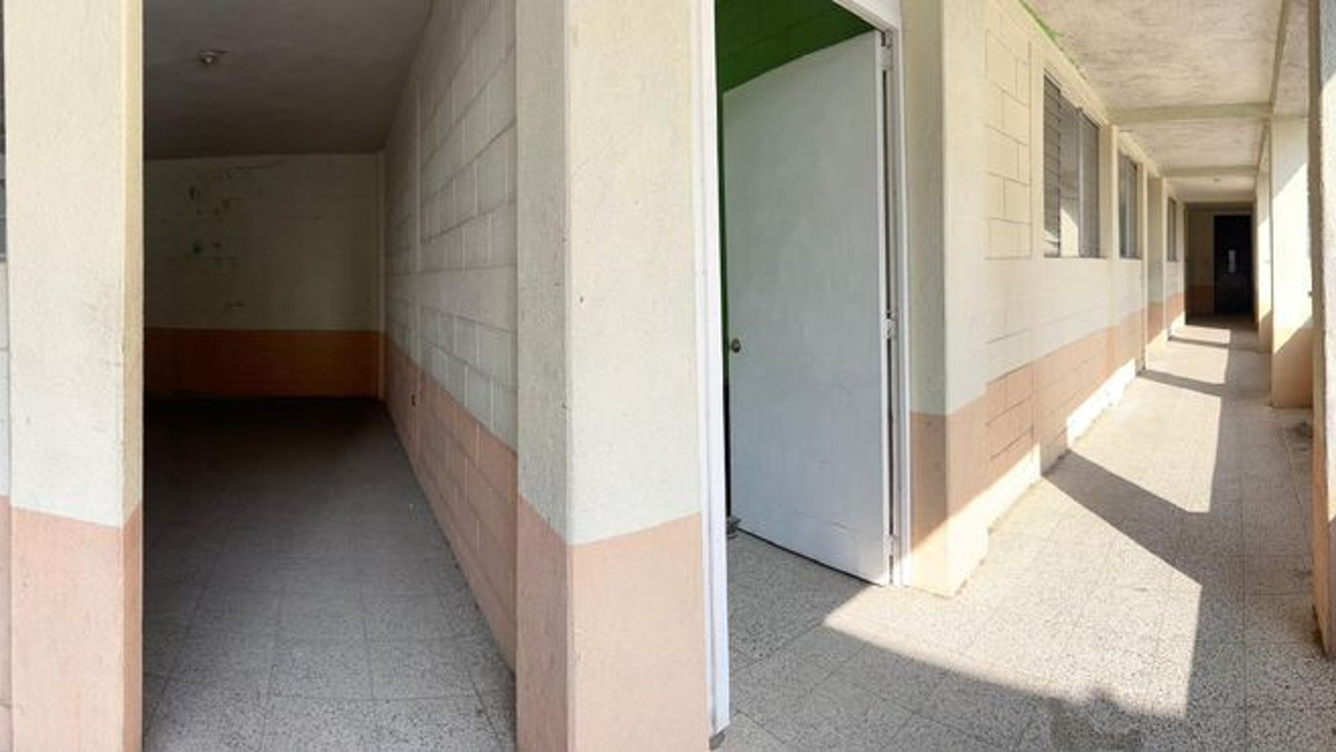 Vendo Casa de 3 Niveles Suelo Comercial - Image 1