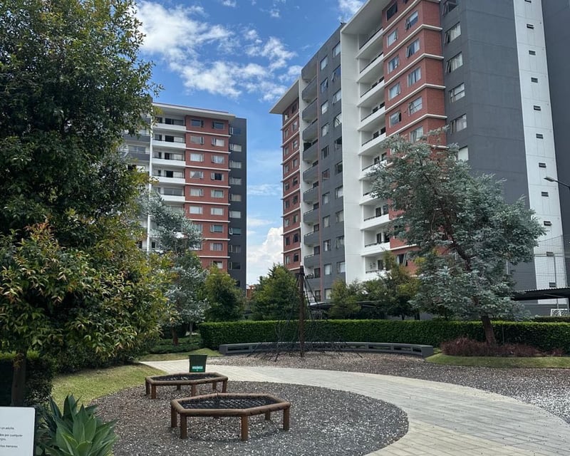 Alquilo apartamento en Segheria zona 14 (La Villa)