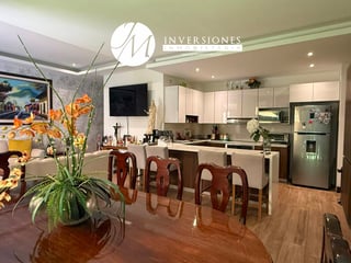 Apartamento en Venta de 3 Dormitorios en zona 10 - 2