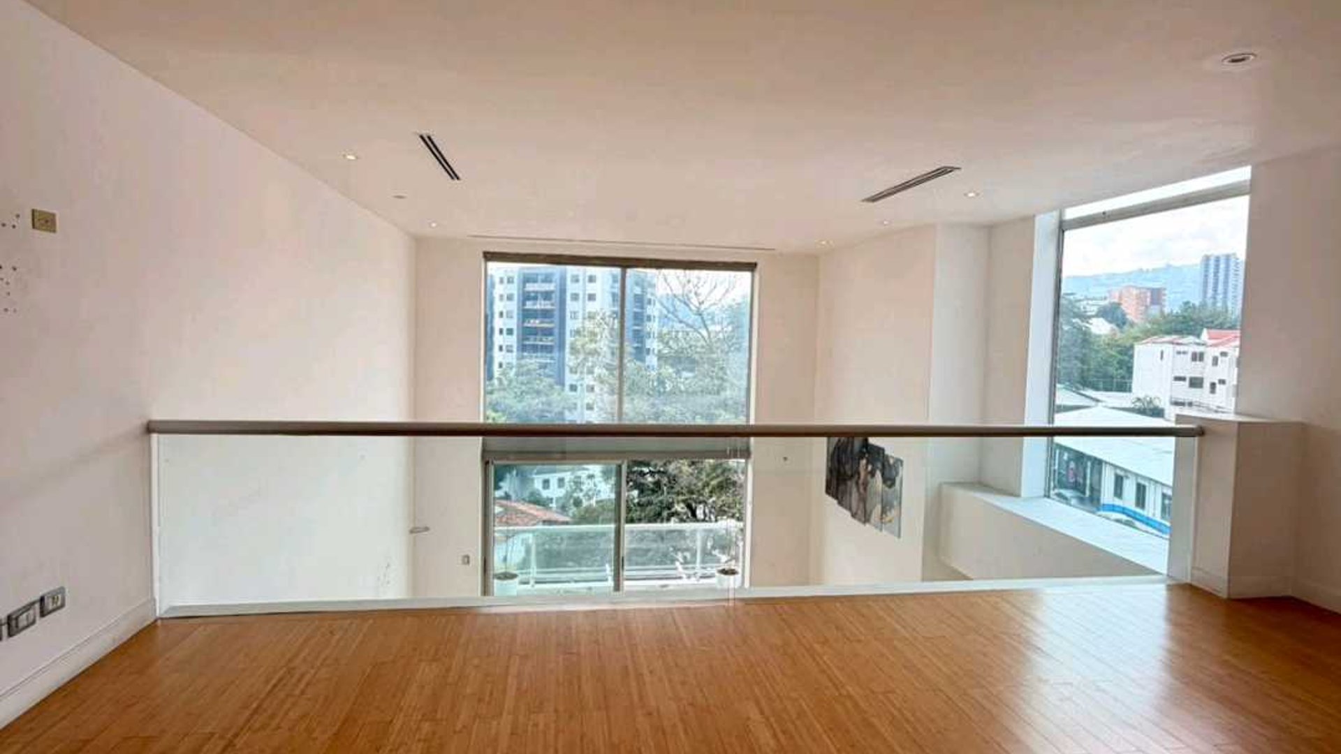 APARTAMENTO EN ALQUILER o VENTA ???? Edificio Atrium, zona 10 - Miniatura 10