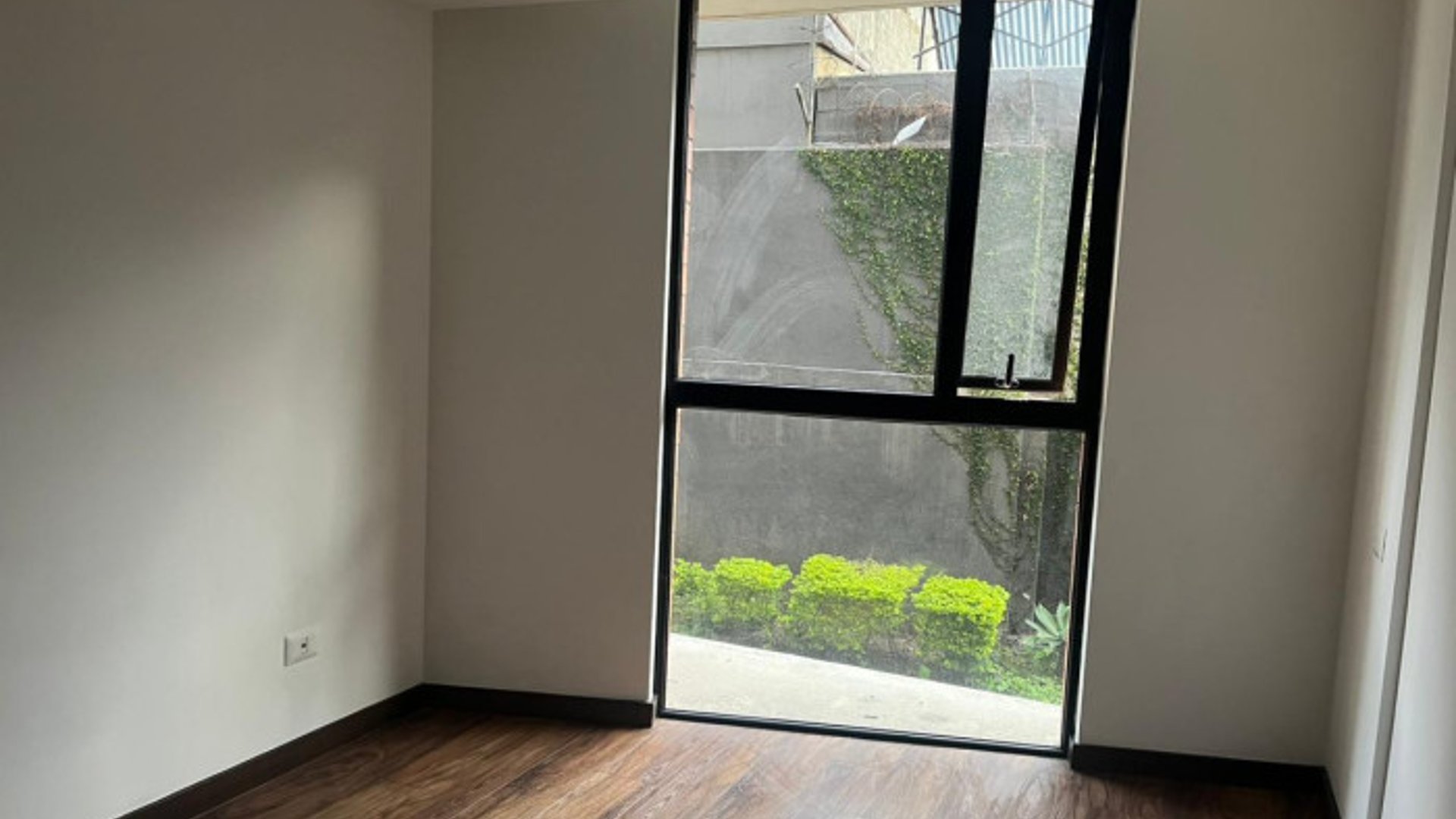 APARTAMENTO EN ALQUILER EN ZONA 11 - Image 1
