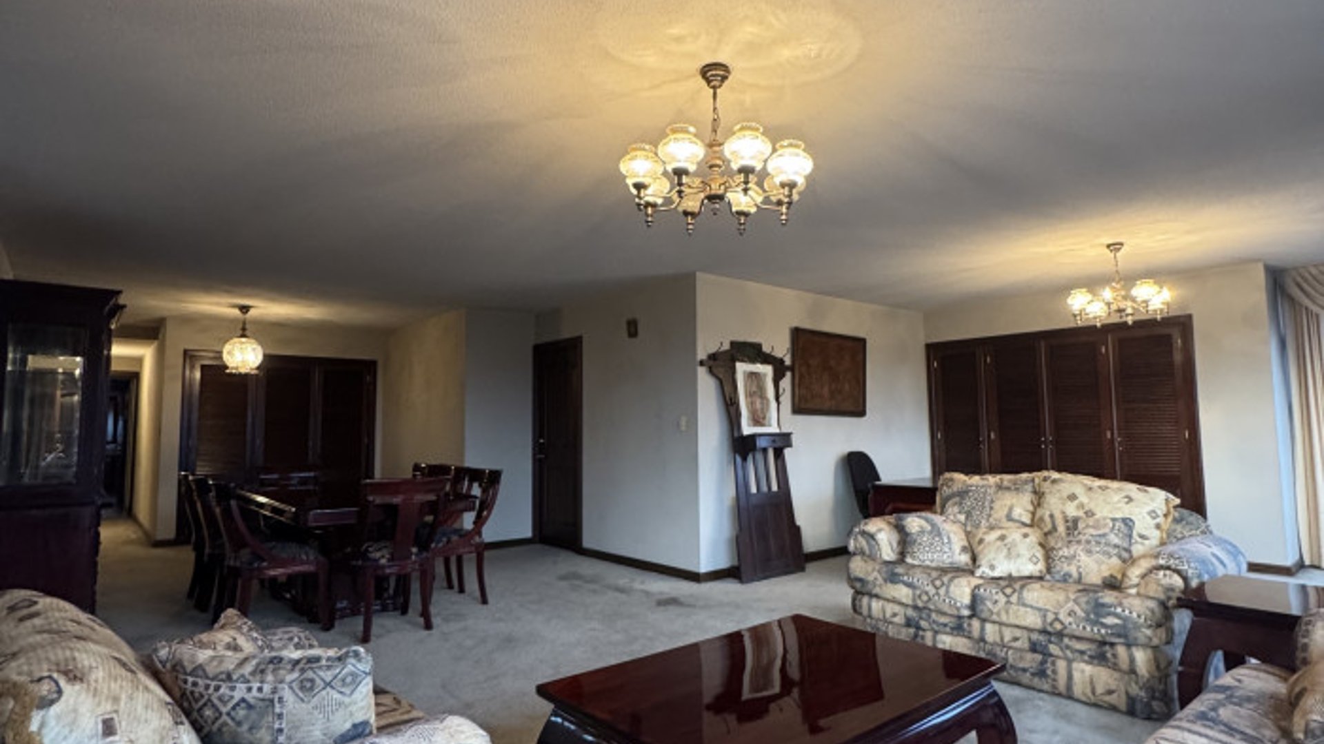 Apartamento en Renta zona 14 Avenida Las Americas - Miniatura 2
