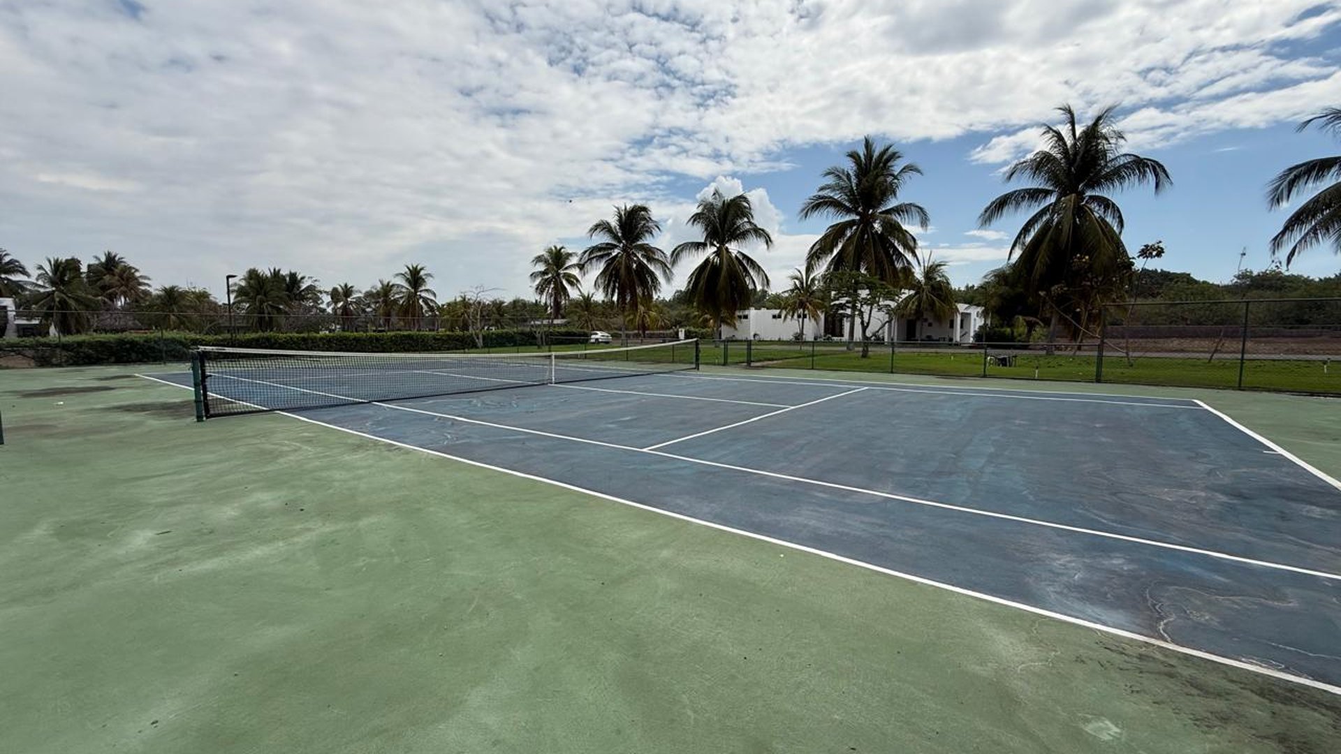TERRENOS EN VENTA EN CONDOMINIO PALMERAS DE MONTERRICO KM. 13.5 - Miniatura 9
