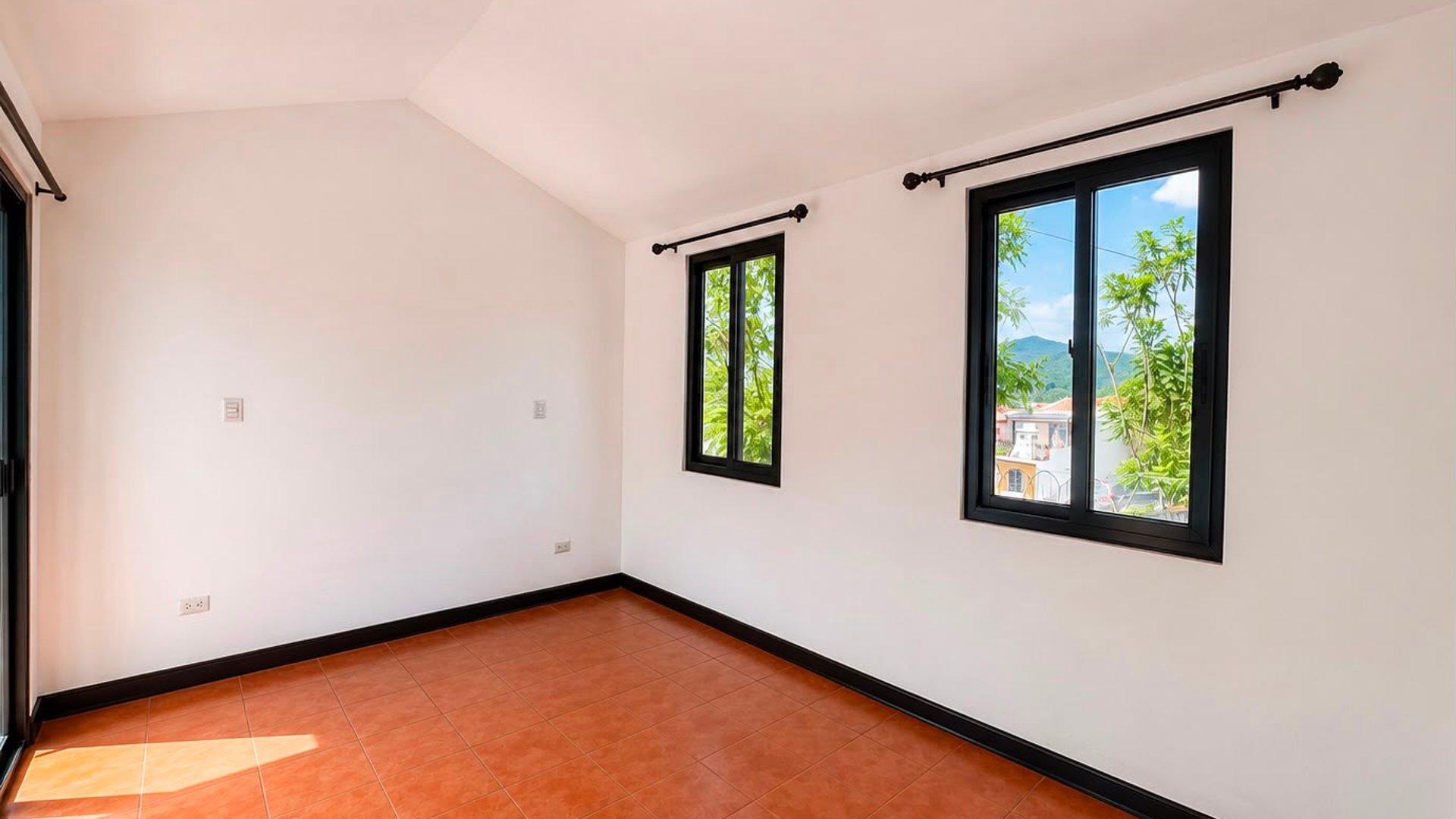 CASA EN RENTA DE 4 HABITACIONES EN SAN PEDRO LAS HUERTAS-ANTIGUA - Miniatura 3