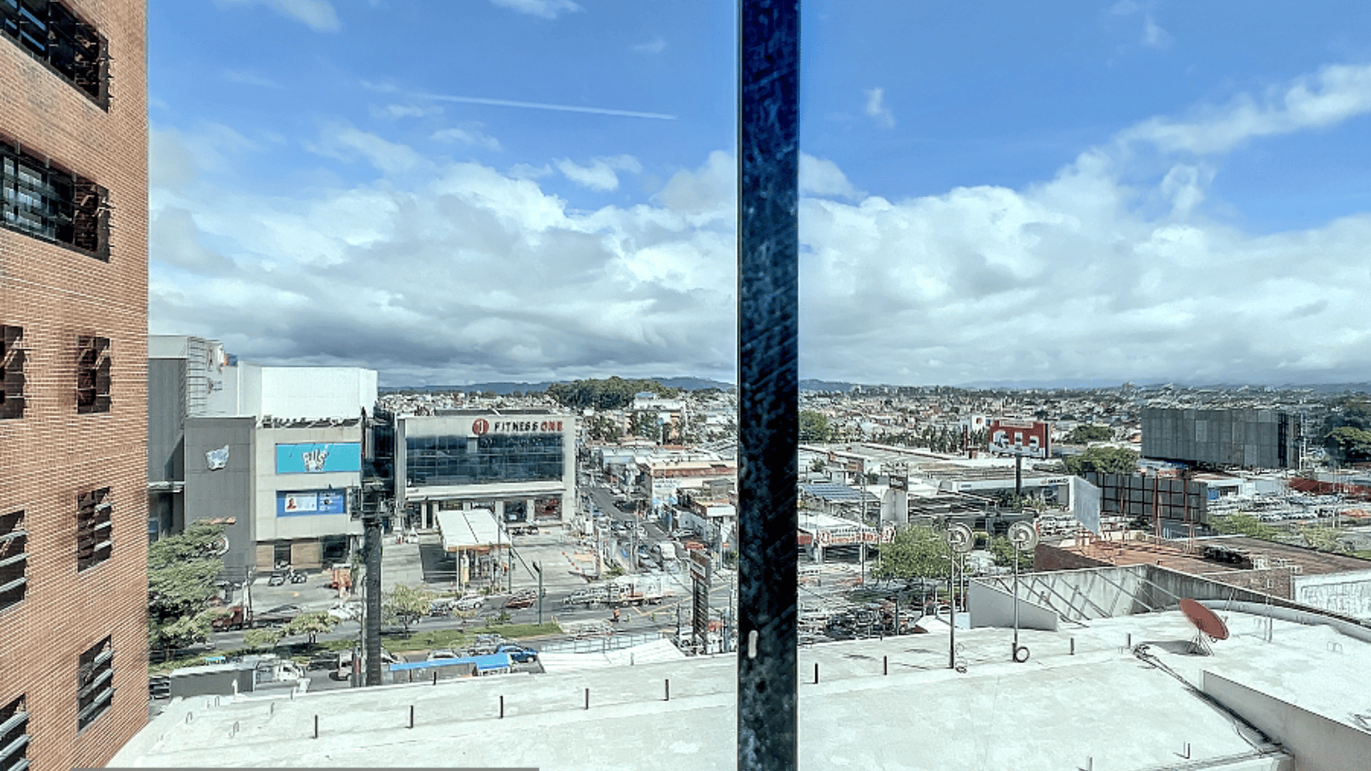 DISTRITO MIRAFLORES / Oficina en Renta, zona 11 - Miniatura 5