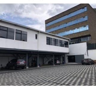 Edificio en renta en Boulevard Próceres Zona 10
