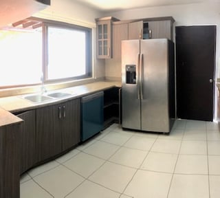 Casa con patio techado en venta de 3 habitaciones en zona 16 Ref-5330