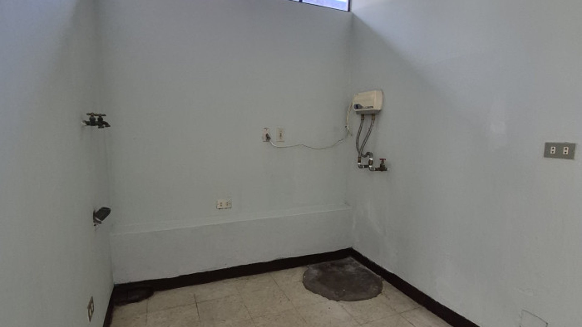 Casa en renta para oficinas zona 15 Vista Hermosa 1 - Miniatura 12