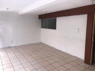 En Venta Casa para uso comercial en Zona 4 - Image 2