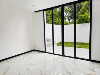 Bella Casa  En Venta en Planos Hacienda Real Zona 16 de 3 habitaciones - 4