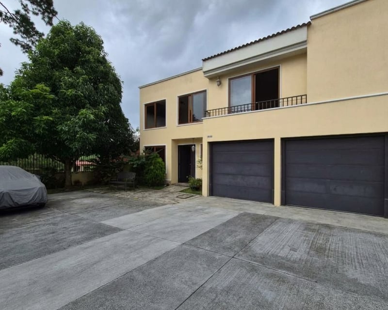 Casa en renta y venta Cumbres de La Arboleda km 21 CAES