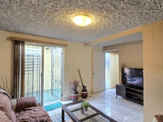 Casa en Venta San Cristóbal con Dos Locales Comerciales - Image 8