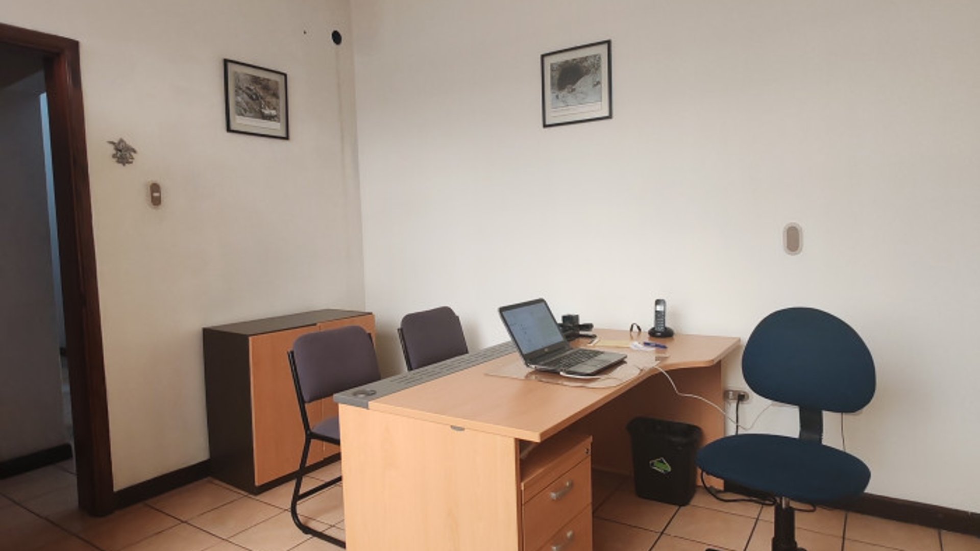 Oficinas en Alquiler zona 15 colonia el maestro - Image 1