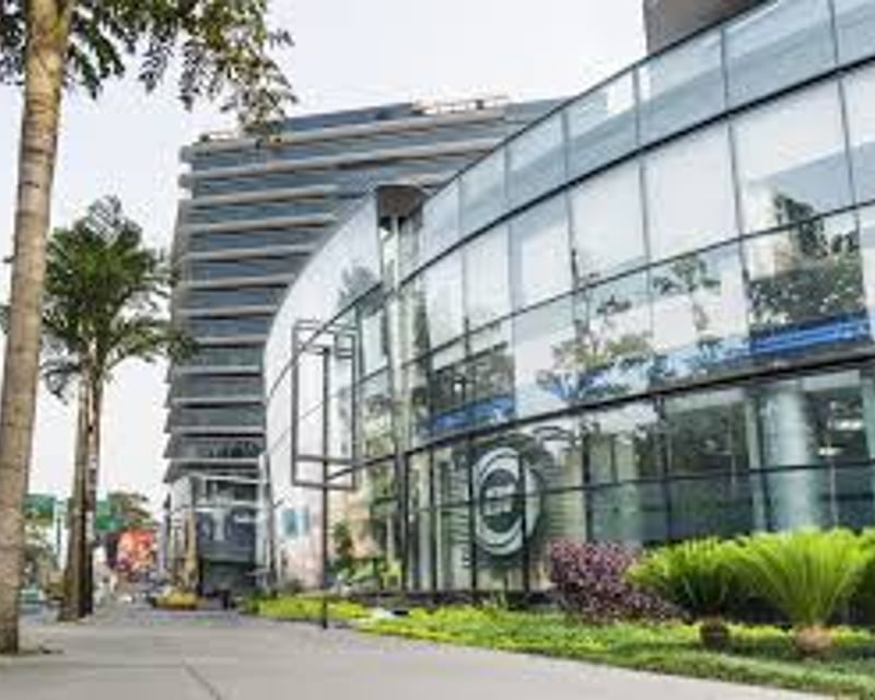 OFICINA EN RENTA AMUEBLADA – EDIFICIO DESIGN CENTER | ZONA 10