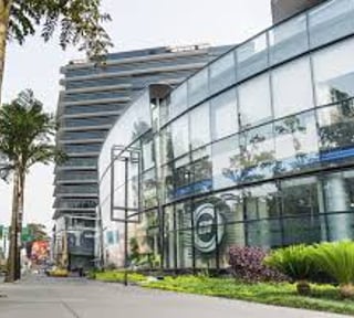 OFICINA EN RENTA AMUEBLADA – EDIFICIO DESIGN CENTER | ZONA 10