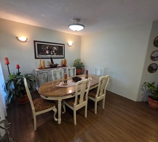 Vendo casa de 5 habitaciones cerca de Bosques de San Nicolas Ref-5549