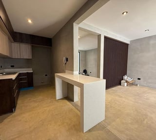 Casa en Venta en Loma Real, San Cristóbal zona 8 de Mixco