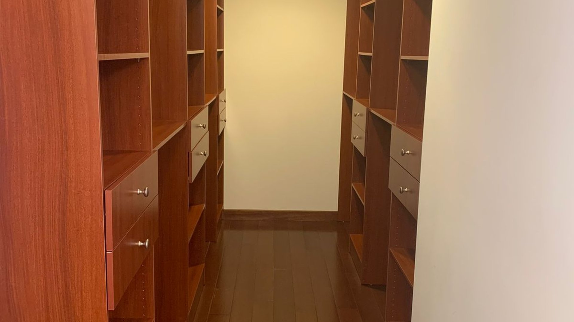 ???? APARTAMENTO EN VENTA – 3 HAB + BODEGA | EDIFICIO MATISSE | ZONA 14 - Miniatura 6
