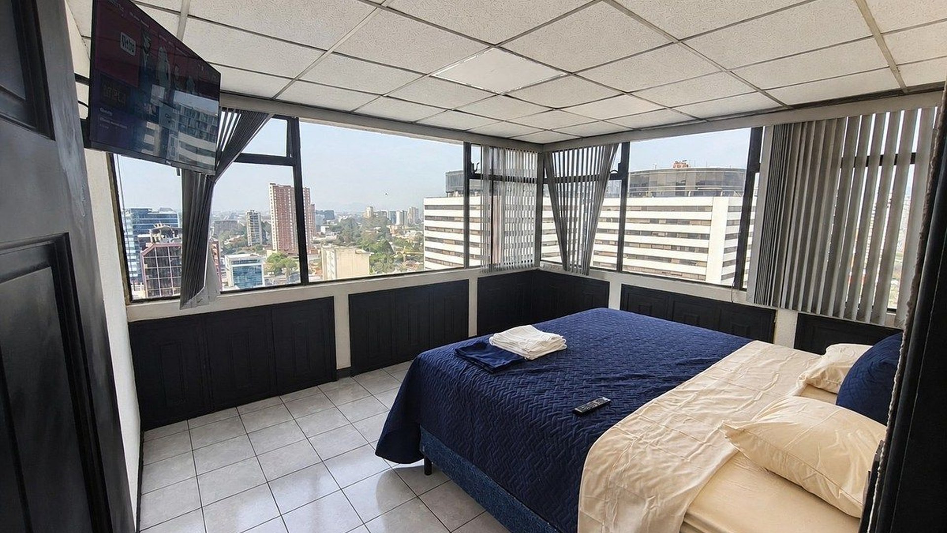 Apartamento Amueblado en Renta – Edificio Reforma Montúfar, Zona 10 - Miniatura 7