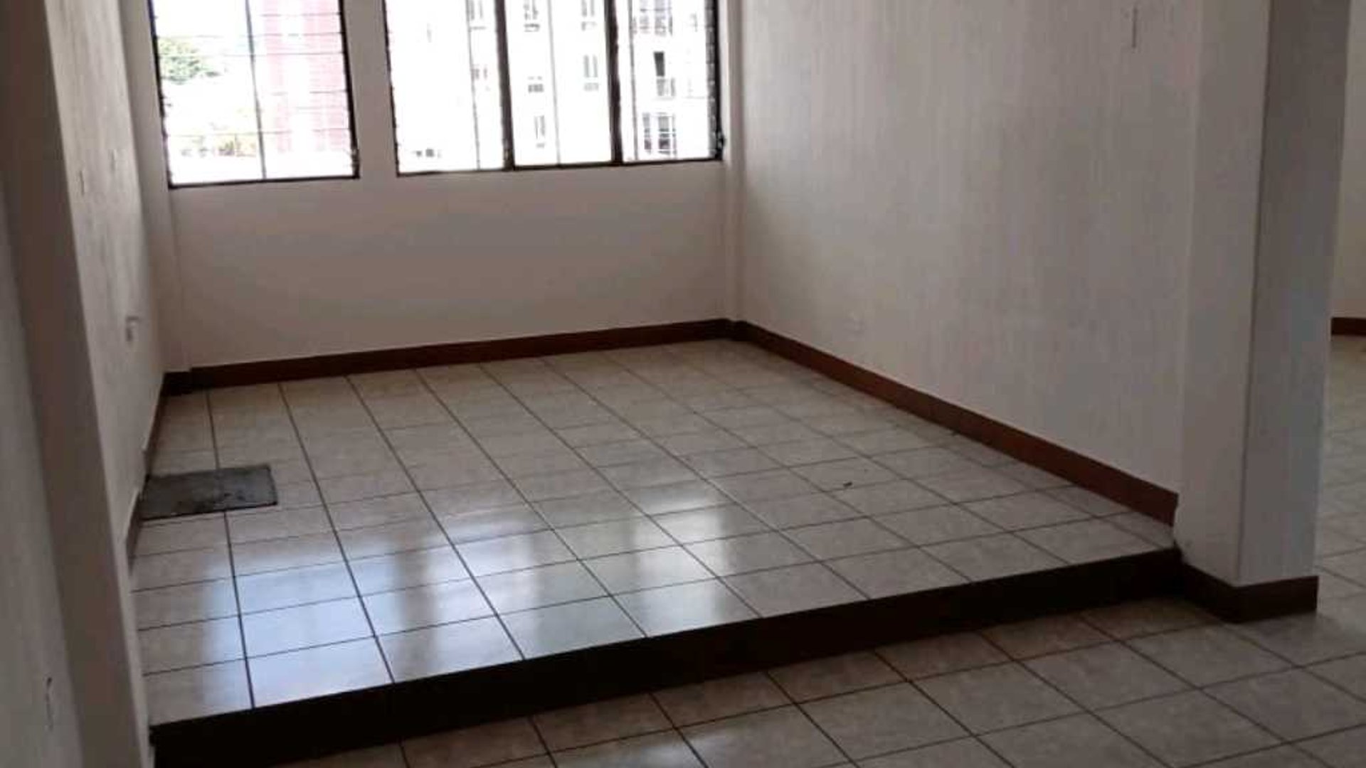 EDIFICIO  EN VENTA – COLONIA LA PALMITA, ZONA 5 - Miniatura 7