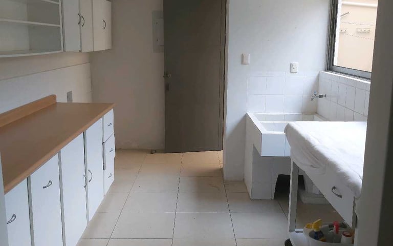 ELEGANTE CASA EN VENTA CASA Y CAMPO - Miniatura 14