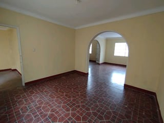 Casa de 4 habitaciones en alquiler, zona 1 - 5