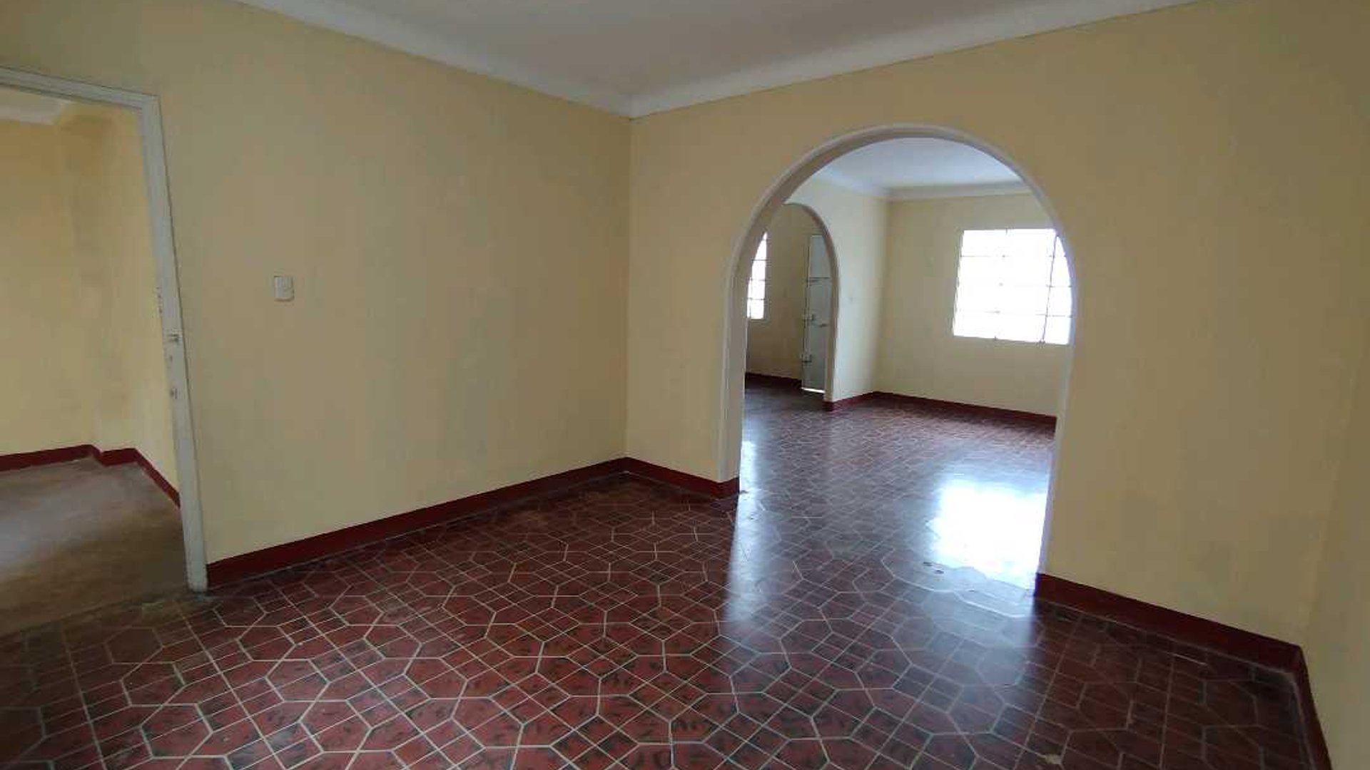 Casa de 4 habitaciones en alquiler, zona 1 - Miniatura 5