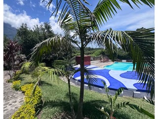 Terreno en venta con piscina y áreas verdes - 3