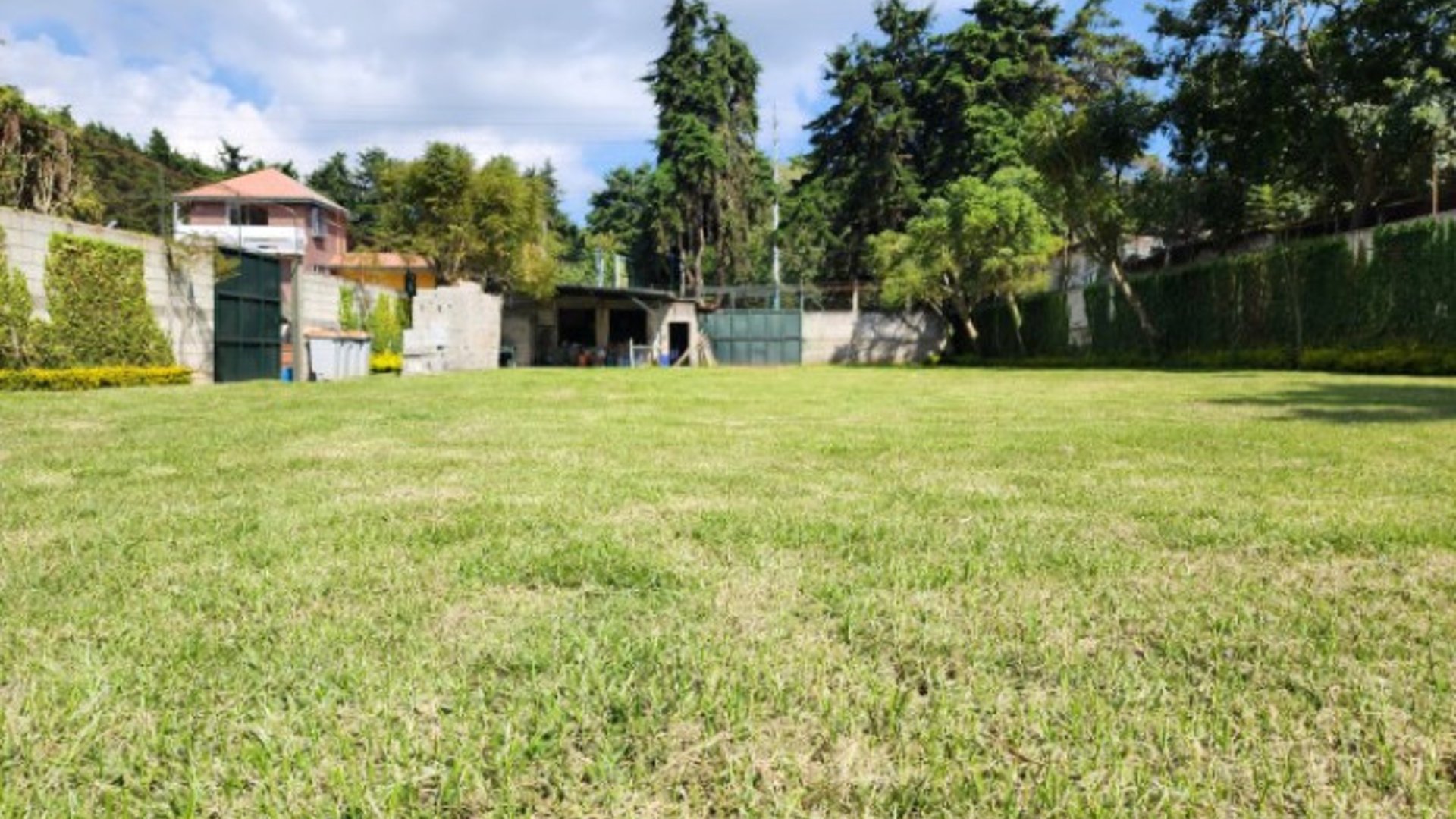 Edificio y Dos Terrenos en Renta, sobre Interamericana - Miniatura 17
